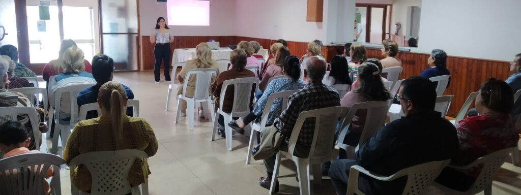 Dra Valentina Soto en taller